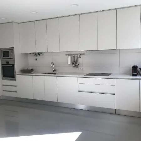 Appartement Lisbon10 *