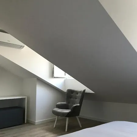 Lisbon10 Apartman *