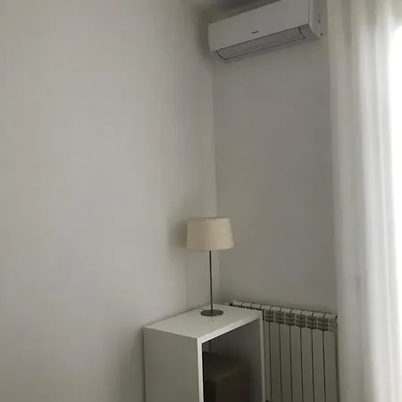 Lisbon10 Apartman *